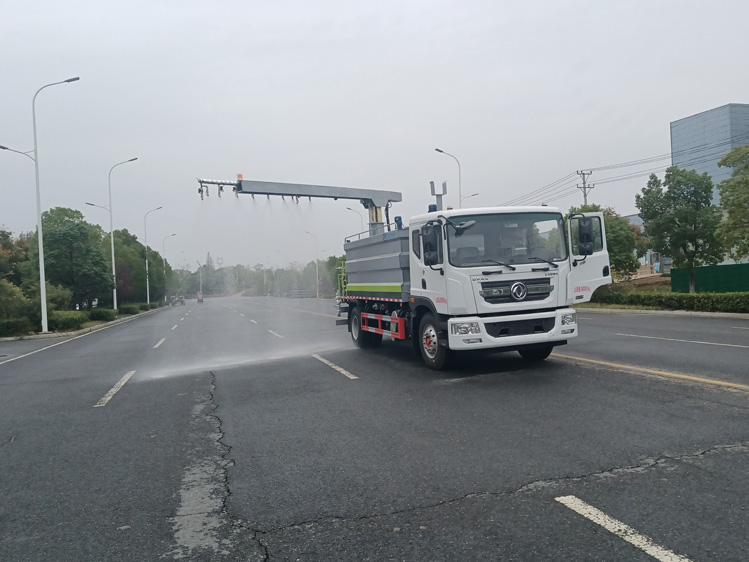 鐵路抑塵車廠家直銷_15噸固化劑噴灑車 山西朔州煤礦霧炮噴霧車_鐵路工地抑塵車工廠報(bào)價(jià)