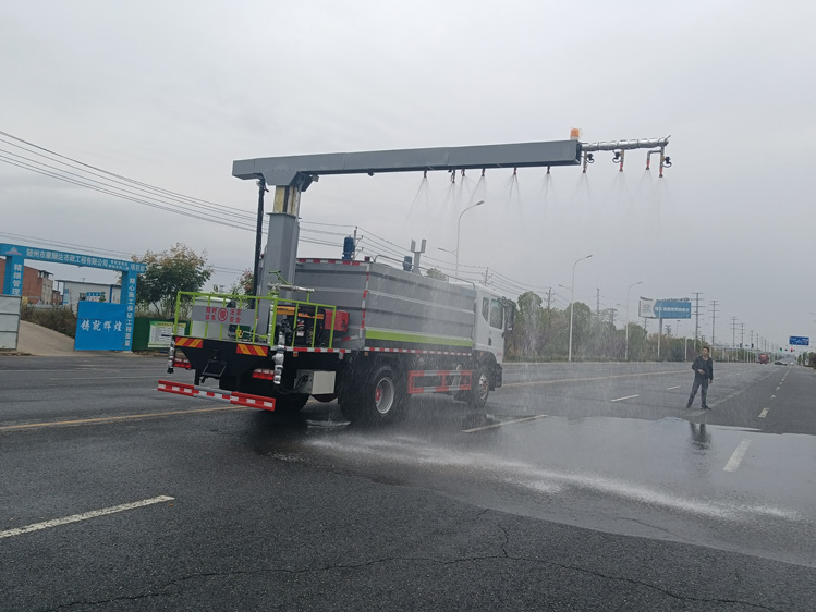 東風D9鐵路抑塵車不交購置稅_12噸火車煤炭抑塵劑噴灑車 山西忻州消毒防疫灑水車_15噸運煤抑塵劑固化劑噴灑報價實惠