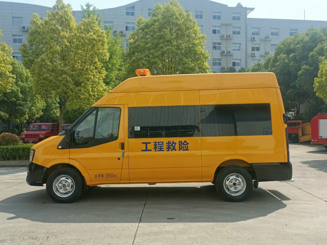 依維柯救險(xiǎn)車_氣體防護(hù)車_氣防救險(xiǎn)車_管線搶修氣防車 山東化工園區(qū)氣防車 氣防指揮車_礦山應(yīng)急救援救險(xiǎn)車_高速公路搶修搶修氣防車